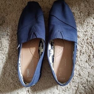 Navy blue Tom's sz 8.5w
